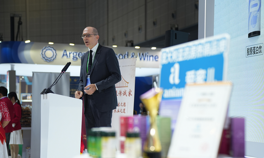 Glory at CIIE | Amium Debuts at CIIE 2025, Safeguarding Chinese Family Health with Australian Quality